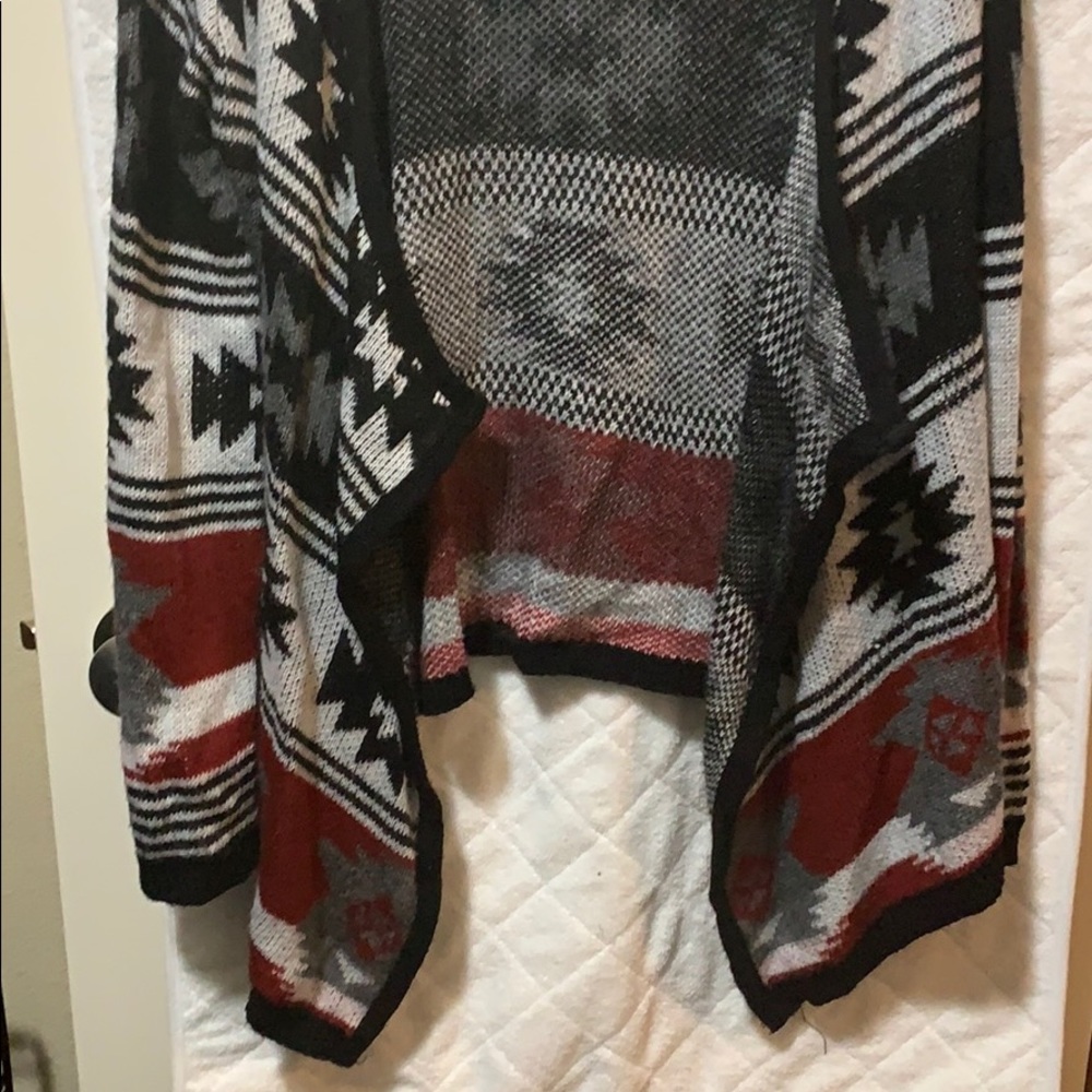 ❗️5/$10 - Soft and comfortable cardigan sweater - Picture 3 of 4